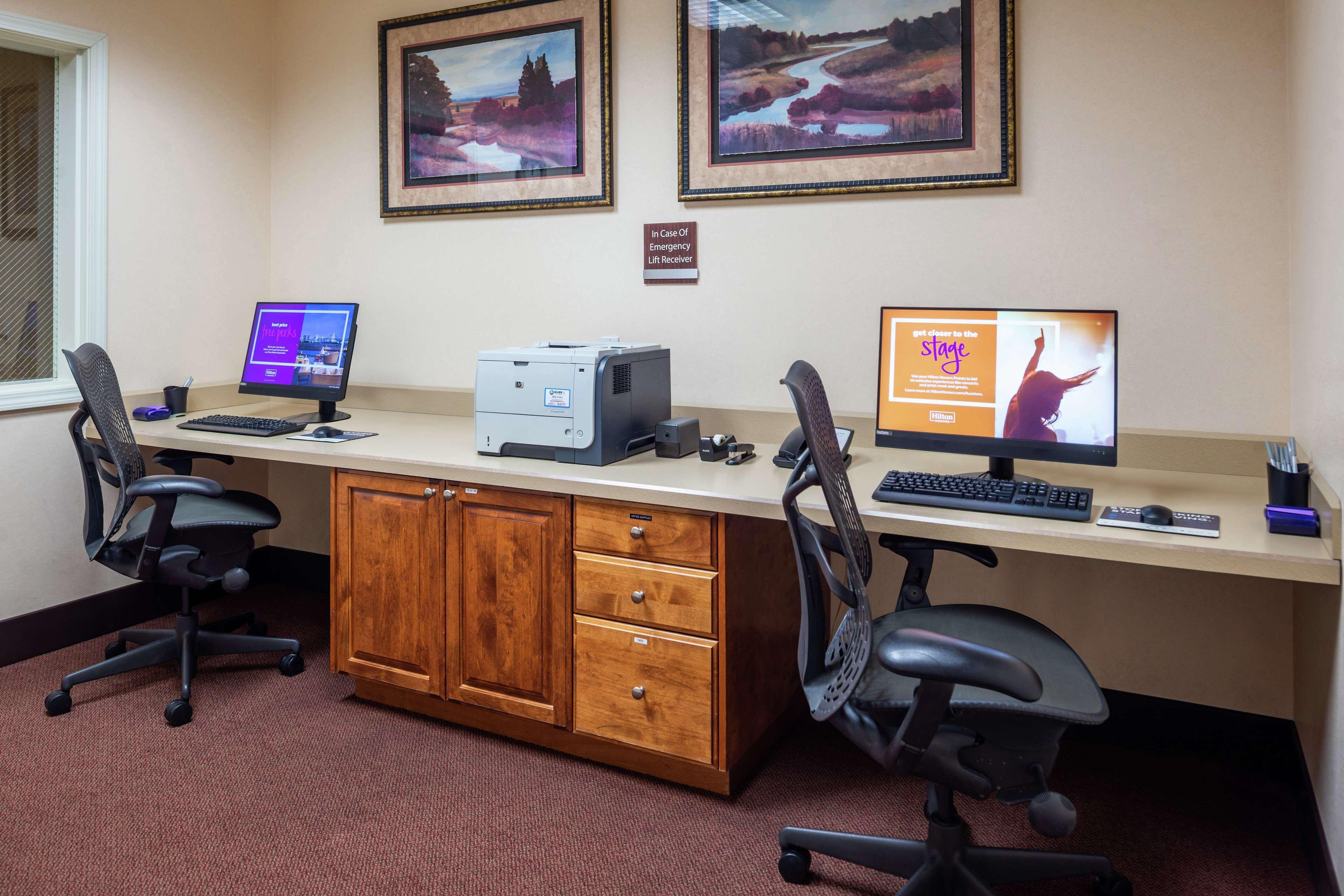 Hilton Garden Inn Boise Spectrum Bagian luar foto