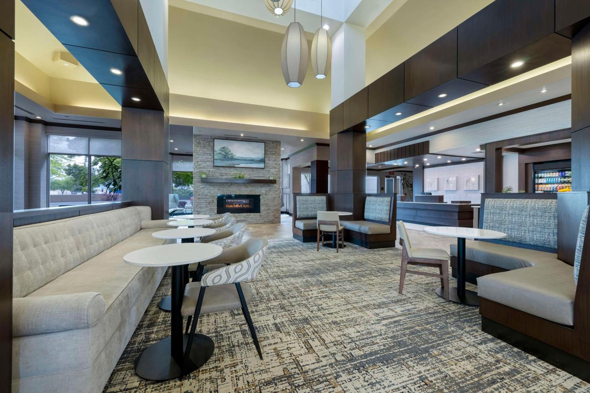 Hilton Garden Inn Boise Spectrum Bagian luar foto